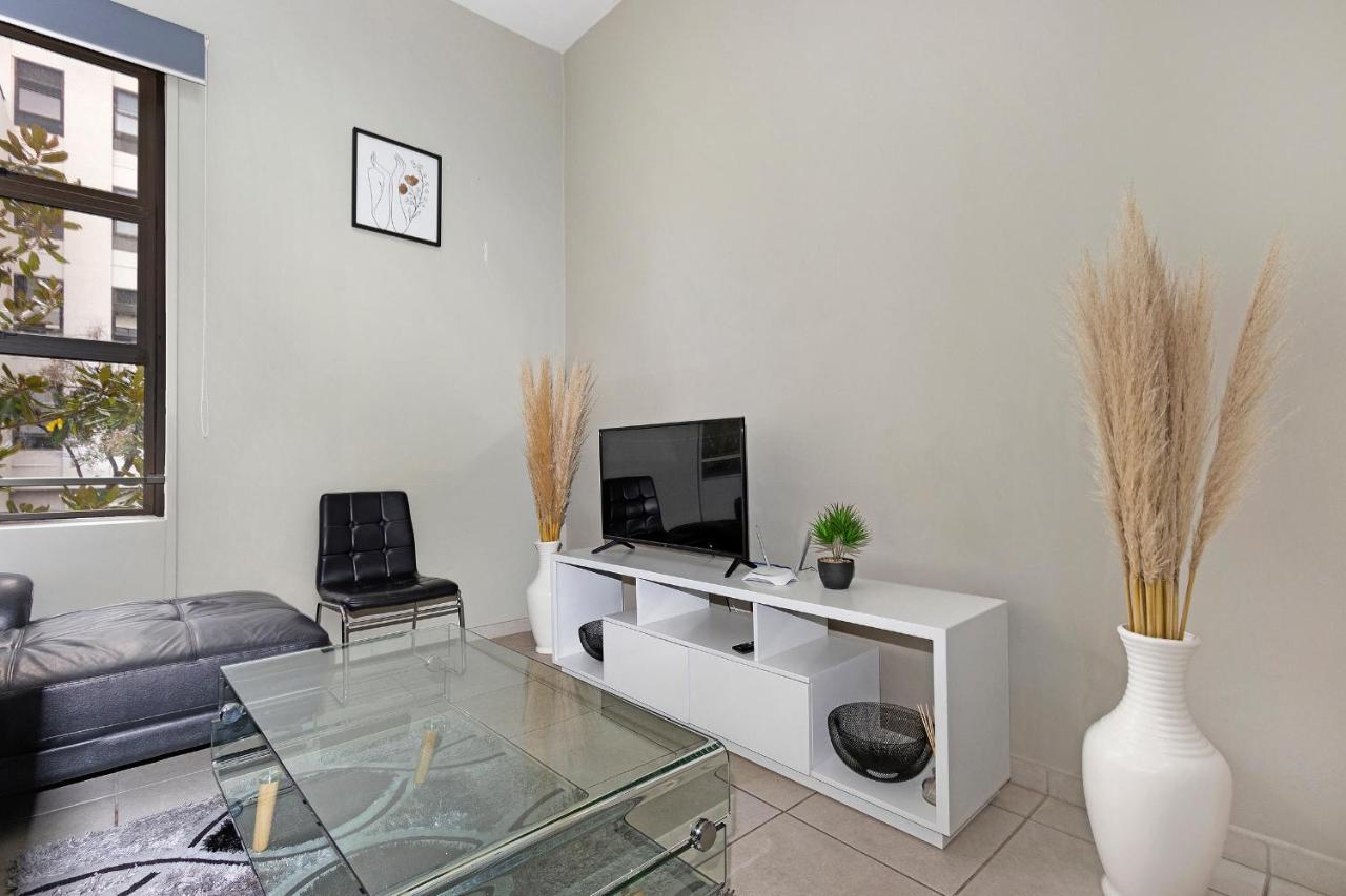 Urban Oasis Apartments At The Bolton Johannesburg Bagian luar foto